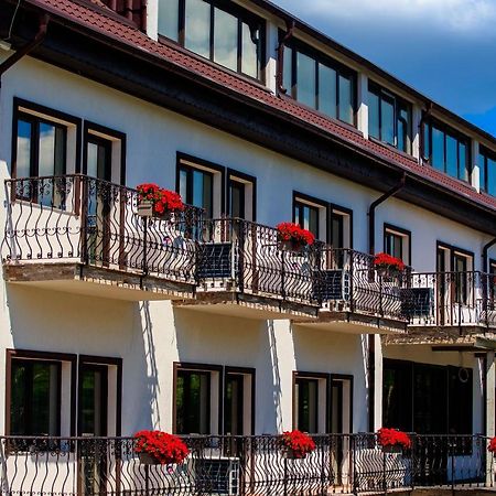 La Casa Cu Stuf 호텔 Baldovinesti 외부 사진