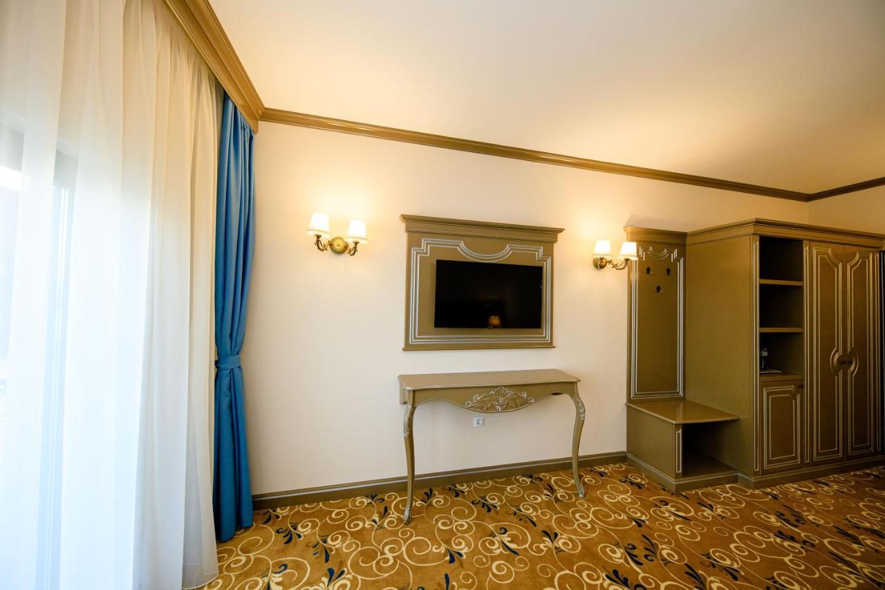 La Casa Cu Stuf 호텔 Baldovinesti 외부 사진