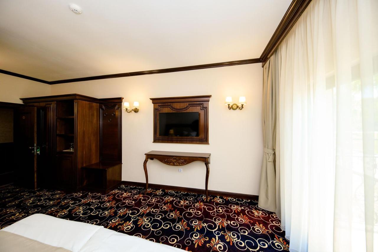 La Casa Cu Stuf 호텔 Baldovinesti 외부 사진