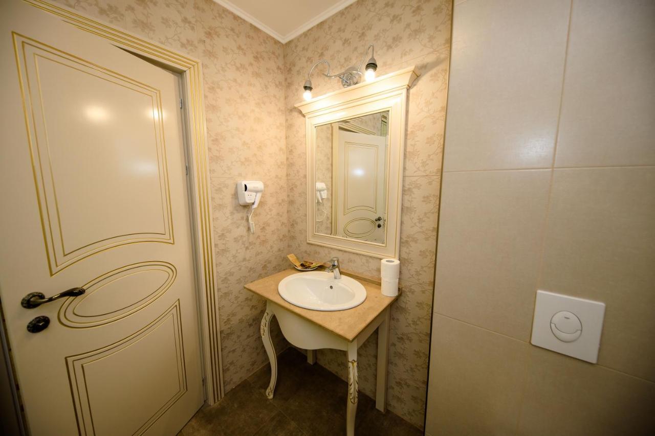 La Casa Cu Stuf 호텔 Baldovinesti 외부 사진